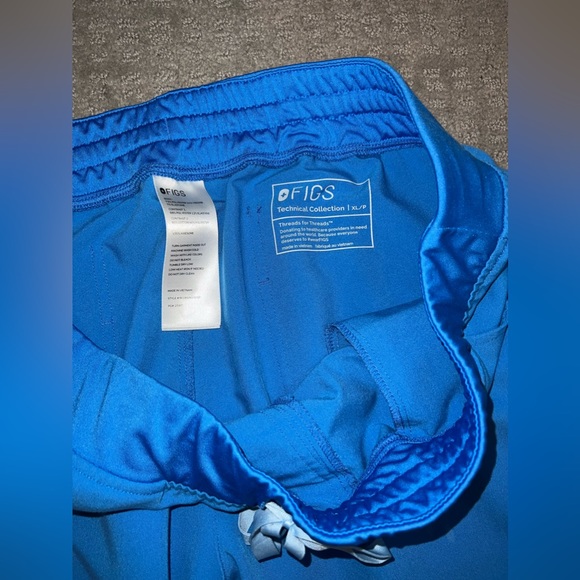 Figs Zamora Joggers in XL petite, Capri Blue - Picture 2 of 2